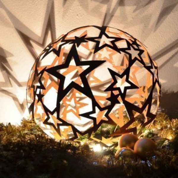 Weihnachtsdeko Kugel aus Sterne | Metall rostige Gartenkugel – Bild 2