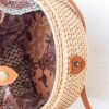 Runde Rattantasche Beige handgemachte Umhängetasche mit Kunstlederriemen Umhängetasche Boho Bali Tasche SENJA (natur) – Bild 4