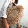 Beige Umhängetasche mit Fransen Strandtasche Einkaufstasche SUMBAWA – Bild 4
