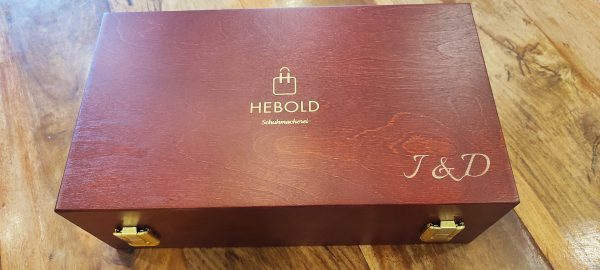 Hebold Schuhmacherei Profi Schuhputzkasten Mahagoni-Silber – 15-teiliges Schuhpflegeset, elegant & klassisch, nachhaltig & praktisch, inklusive Gravur – Made in Germany – Bild 6