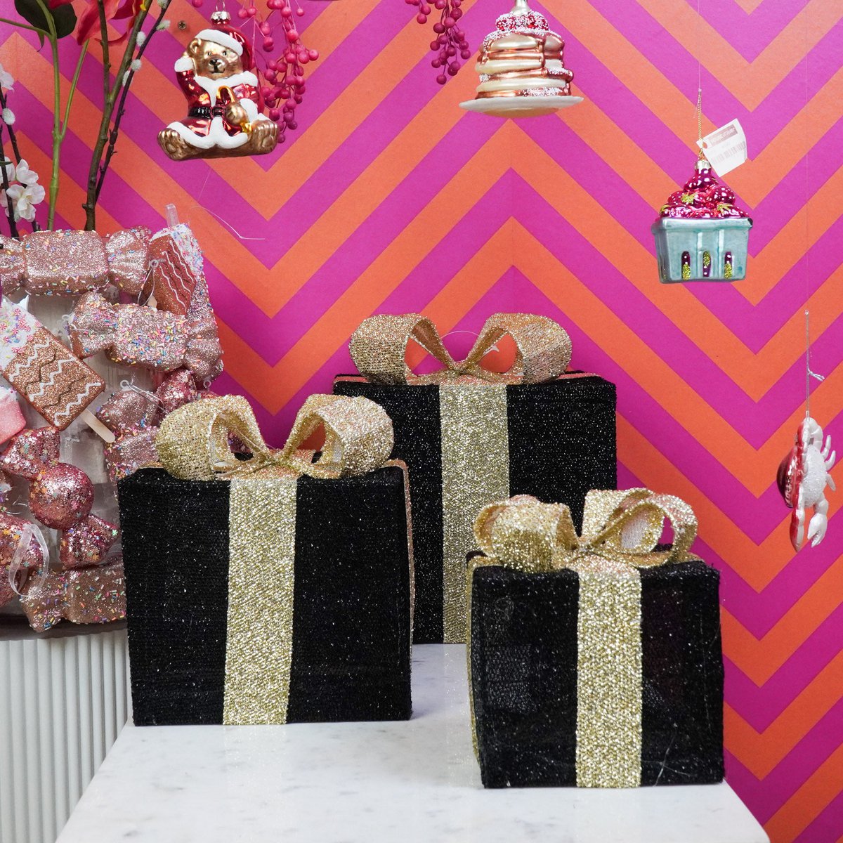 LED -Weihnachtsgeschenk - S3 - Polysteren - Schwarz/Gold -15/20/25 cm – Bild 6