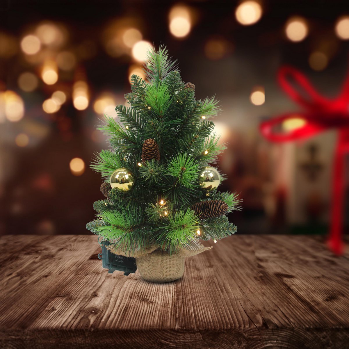 LED-Tannenbaum "NOEL" Außen-Deko aus Metall und Kunststoff in Grün und Gold, mit fest verbauten LEDs – Bild 3